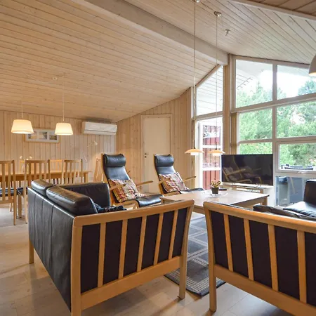 4 Bedroom In Romo